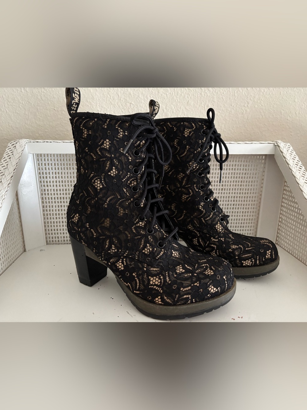 Dr. Martens Diva Darcie Black Lace Overlay Lace-up Ankle Boots - Sz 7 - EUC